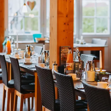 Bauernhof Lafrenz, Ferienhaeuser & Hofcafe