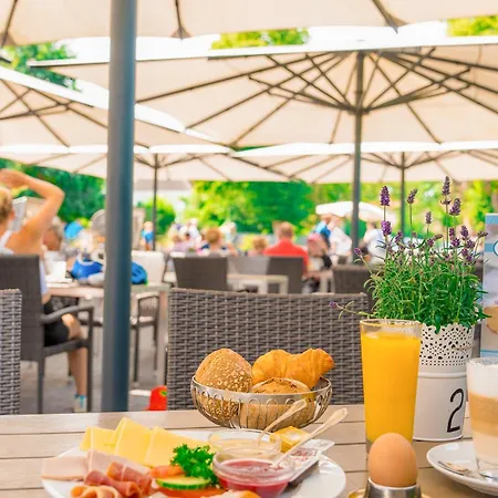 Bauernhof Lafrenz, Ferienhaeuser & Hofcafe